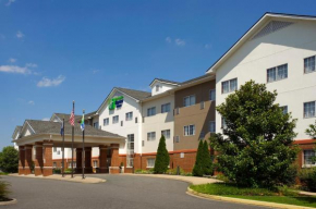  Holiday Inn Express & Suites Charlottesville - Ruckersville, an IHG Hotel  Ракерсвилл